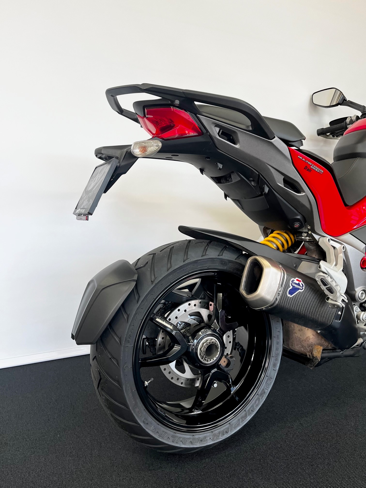 DUCATI Multistrada 1200 S-showroom-element-3