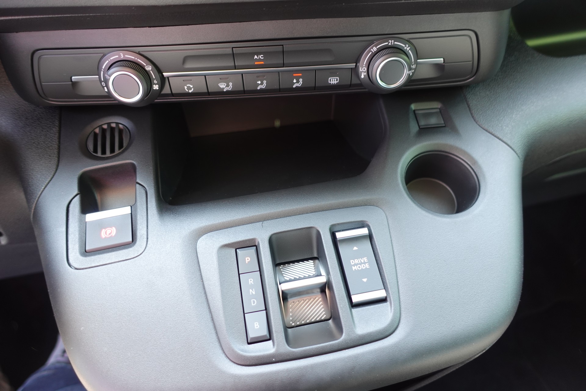 FIAT E-Doblo Elektro 5 Sitzer-image-13