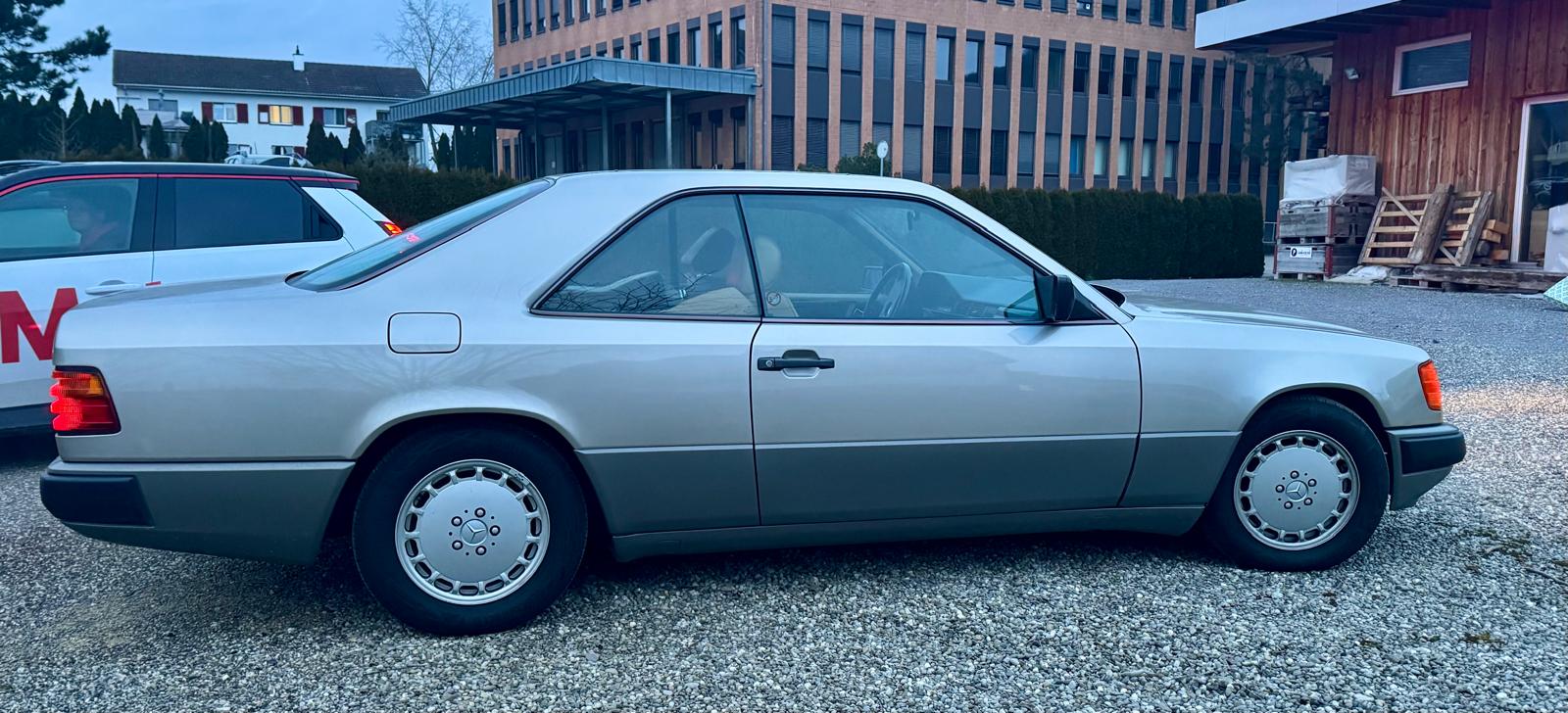MERCEDES-BENZ 300 CE Veteranenfahrzeug-image-2