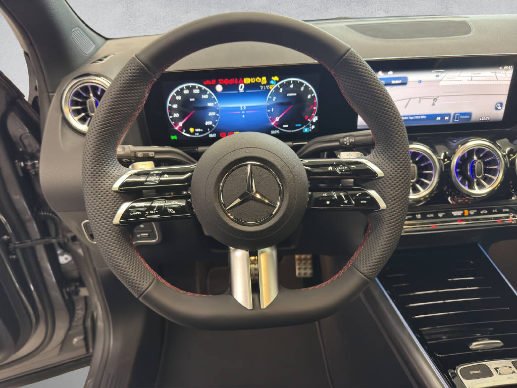 MERCEDES-BENZ GLA 200 AMG Line Night Star-image-12