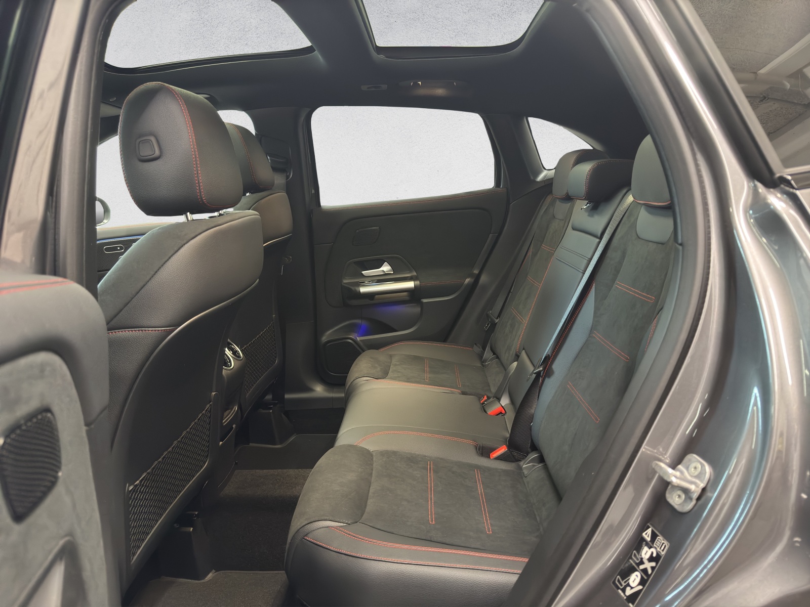 MERCEDES-BENZ GLA 200 AMG Line Night Star-image-12