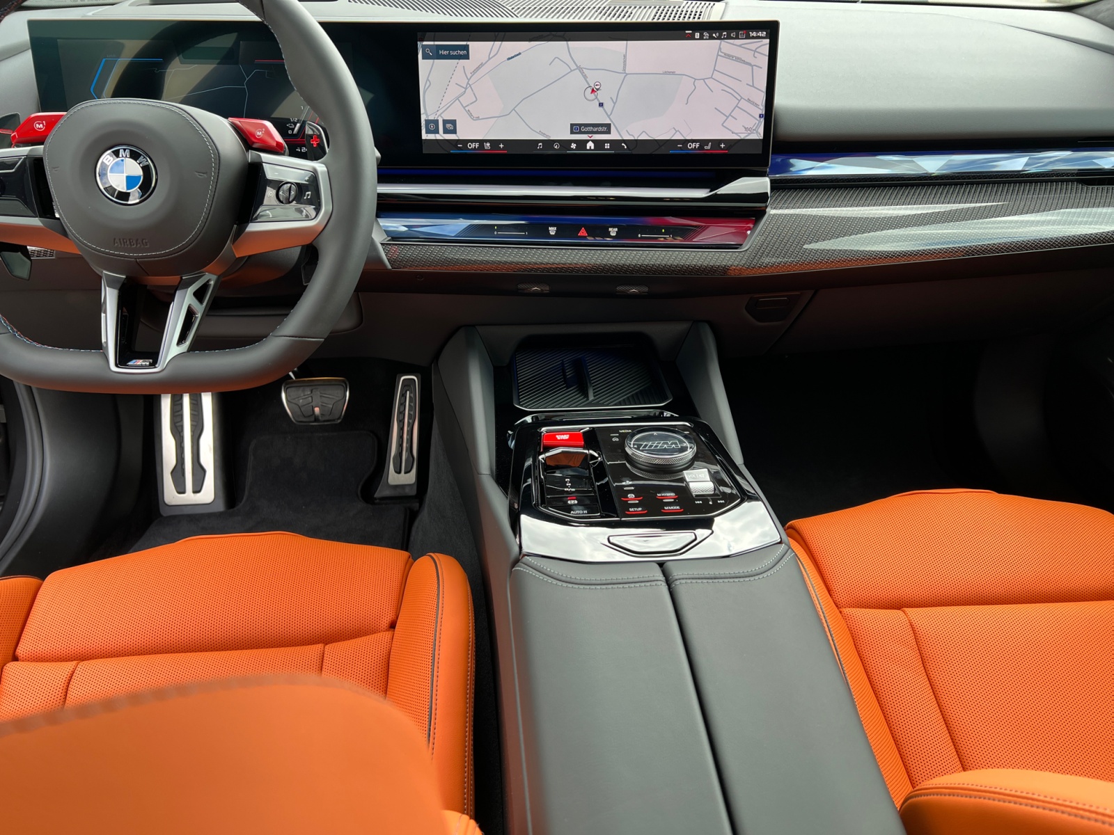 BMW M5 xDrive Touring-image-9