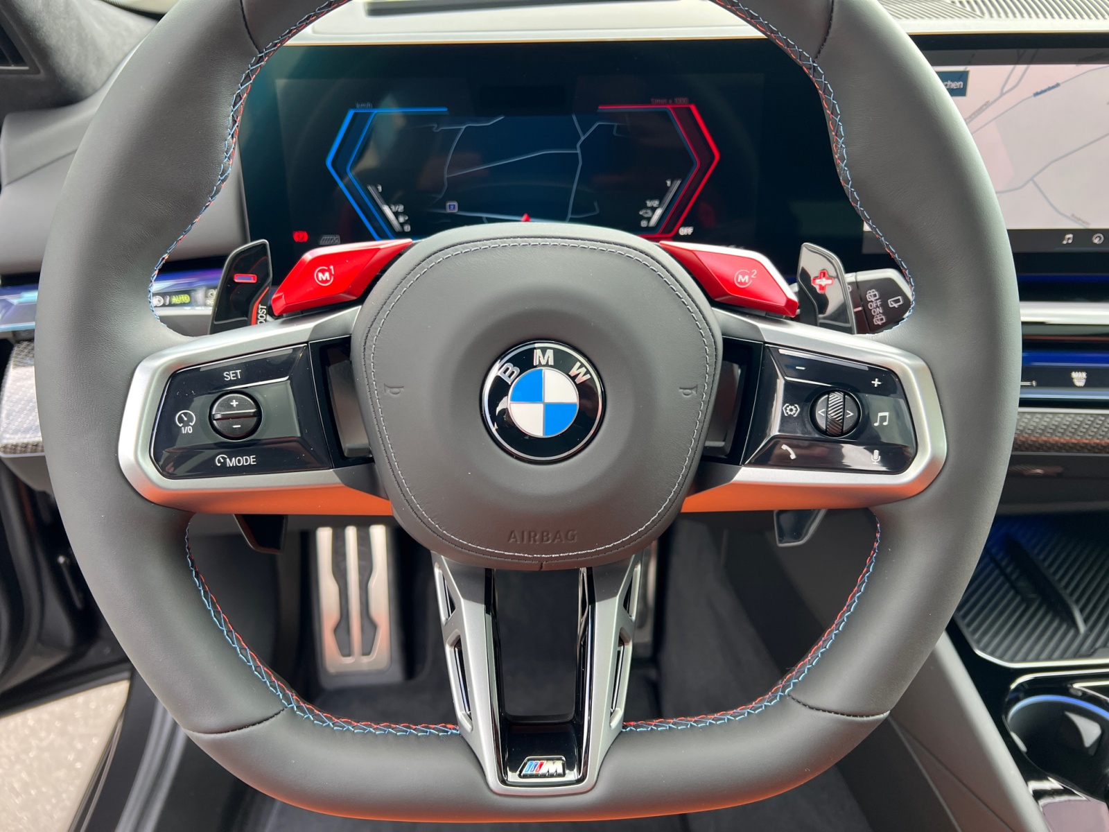 BMW M5 xDrive Touring-image-11