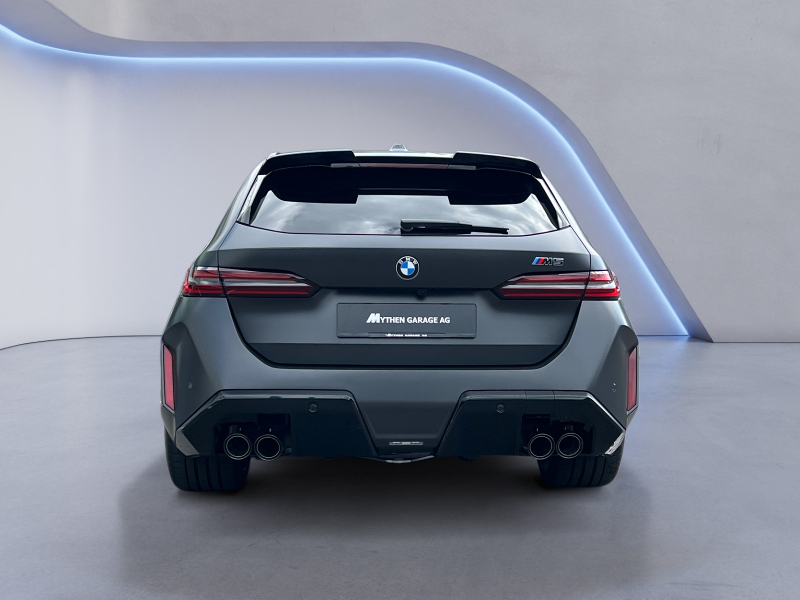BMW M5 xDrive Touring-image-3