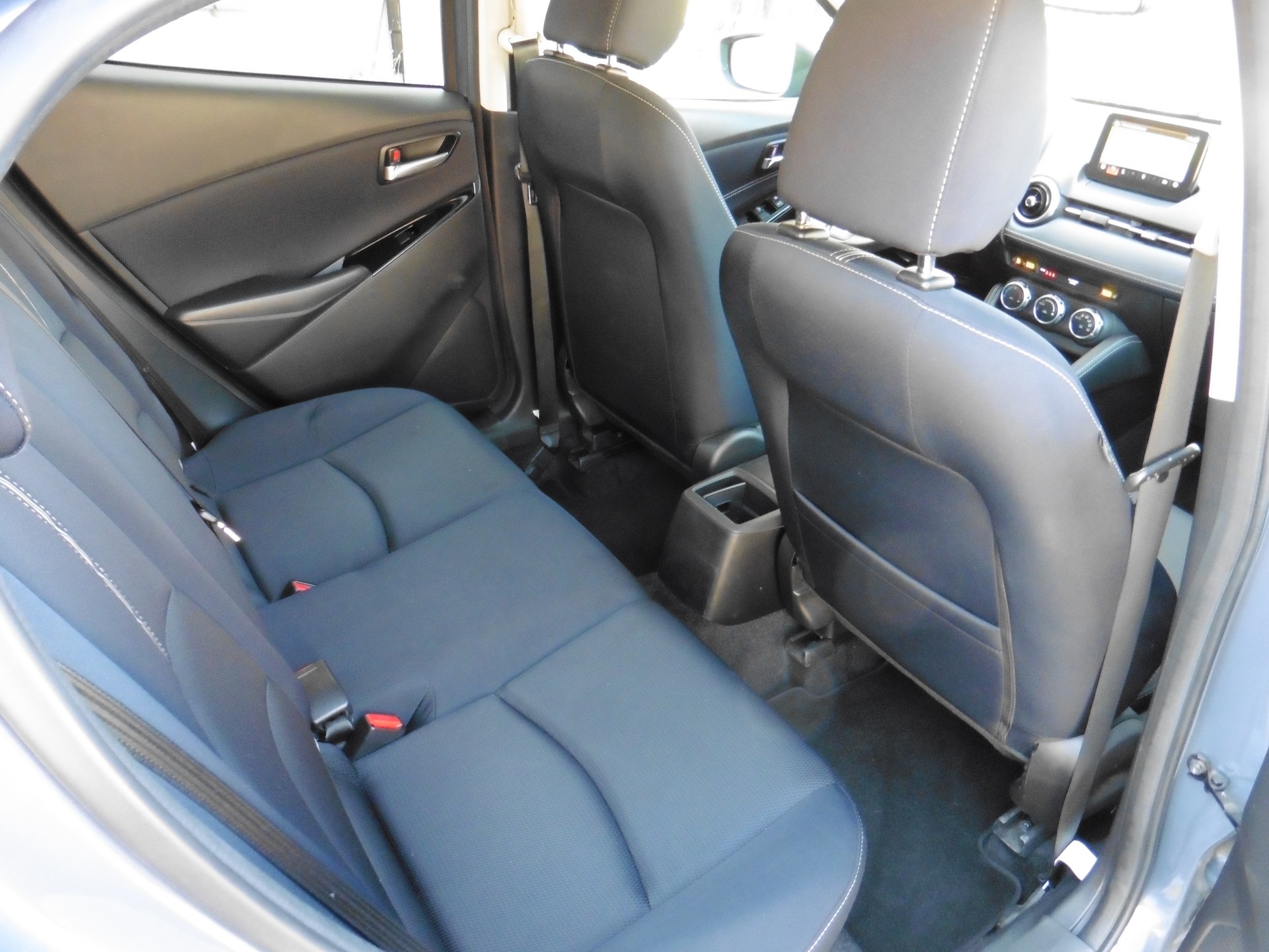 MAZDA 2 SKYACTIV-G 90 Mild Hybrid Revolution-image-13
