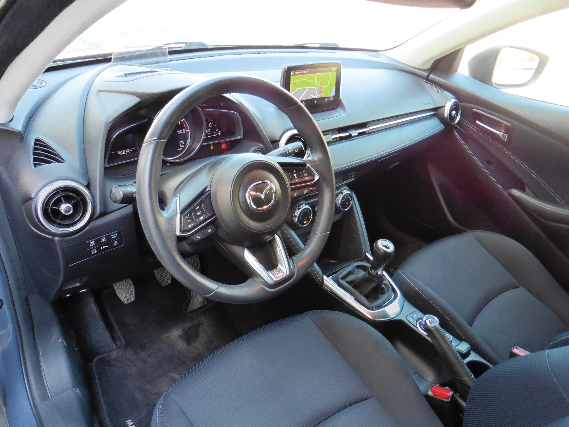 MAZDA 2 SKYACTIV-G 90 Mild Hybrid Revolution-image-9