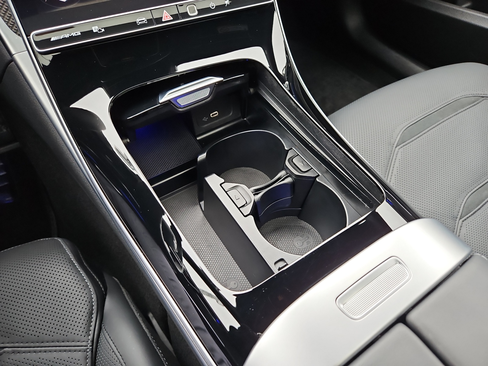 MERCEDES-BENZ C 43 T AMG 4Matic-image-12