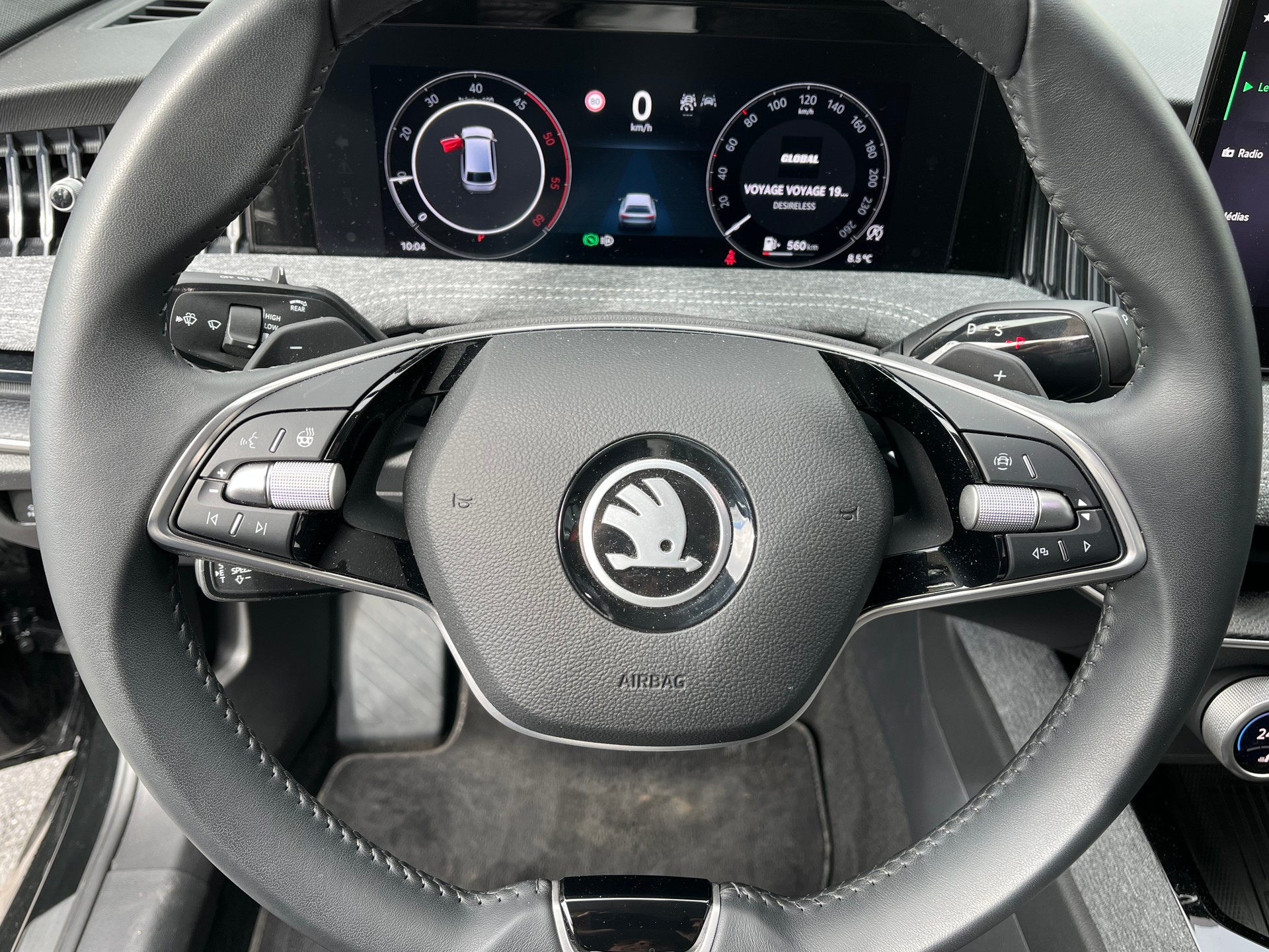 SKODA Superb Combi 2.0 TDi Selection 4x4 DSG-image-15