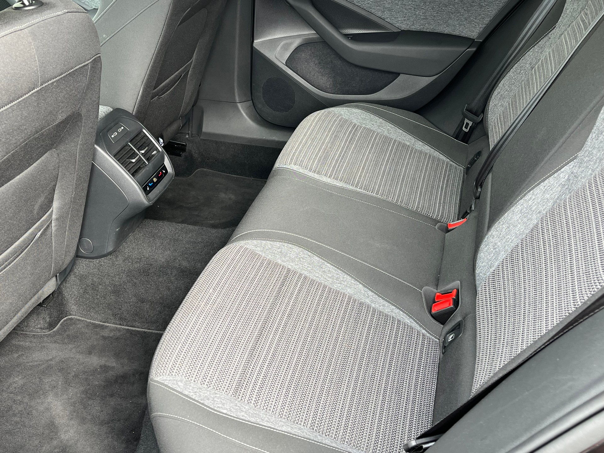 SKODA Superb Combi 2.0 TDi Selection 4x4 DSG-image-10
