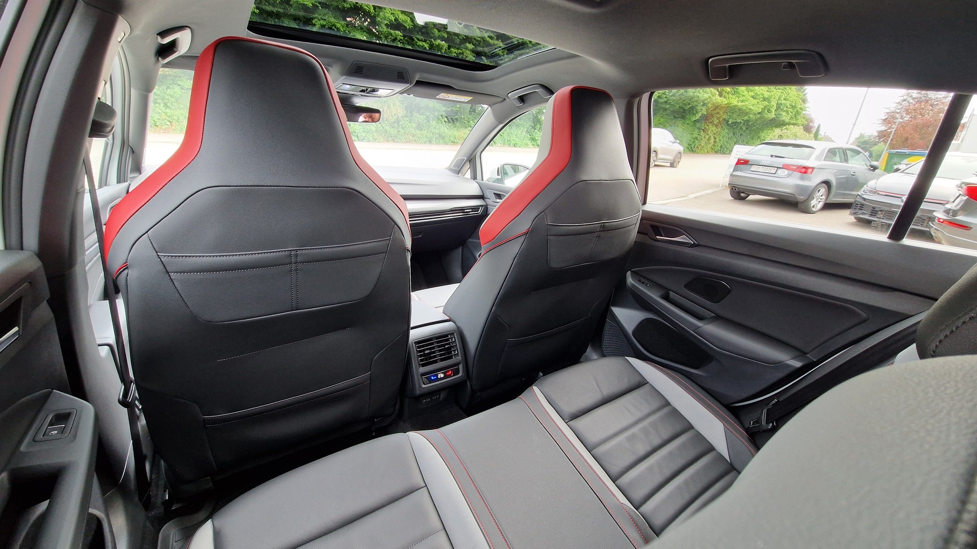 VW Golf 2.0 TSI GTI DSG-image-14