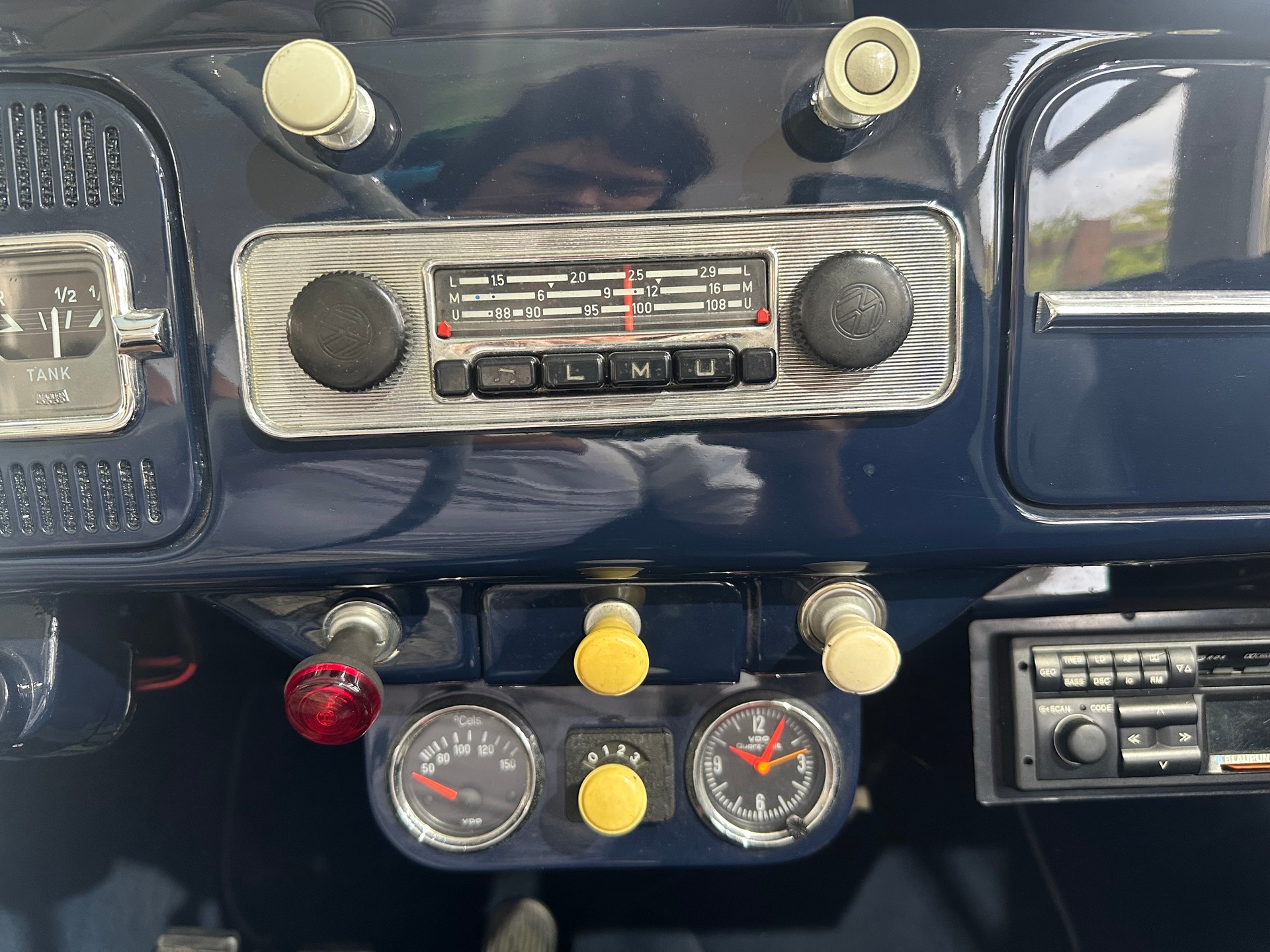 VW Cabriolet Karmann-image-12