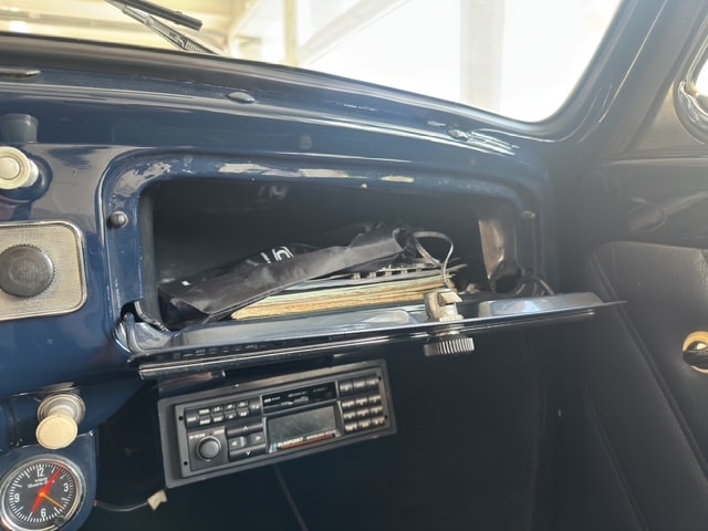VW Cabriolet Karmann-image-15
