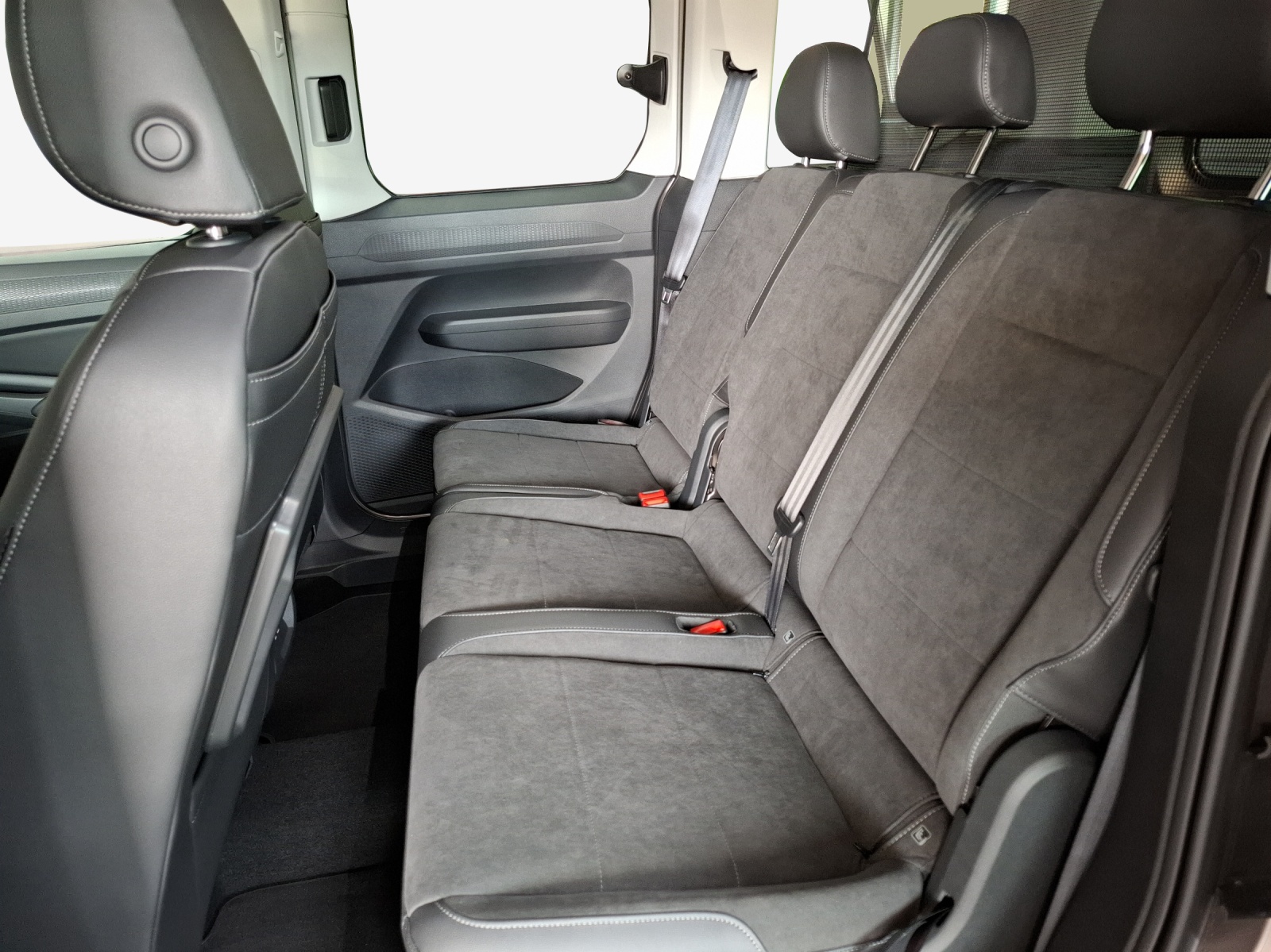 VW Caddy 2.0 TDI Style DSG-image-11