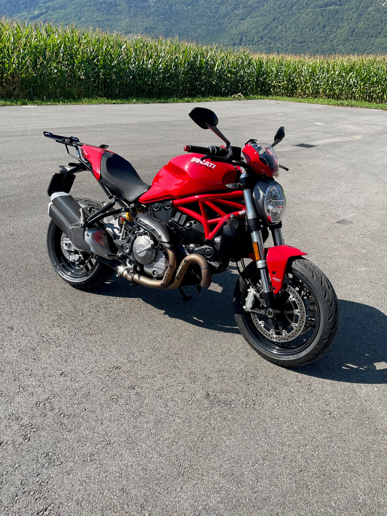DUCATI Monster 821