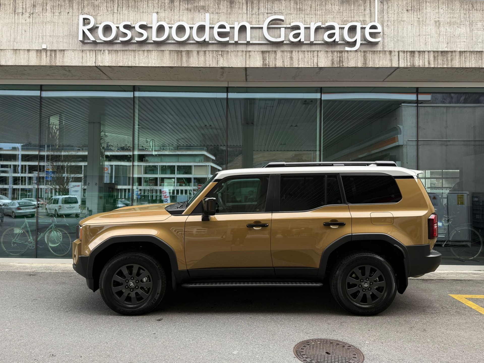 TOYOTA Land Cruiser 2.8TD First Edition