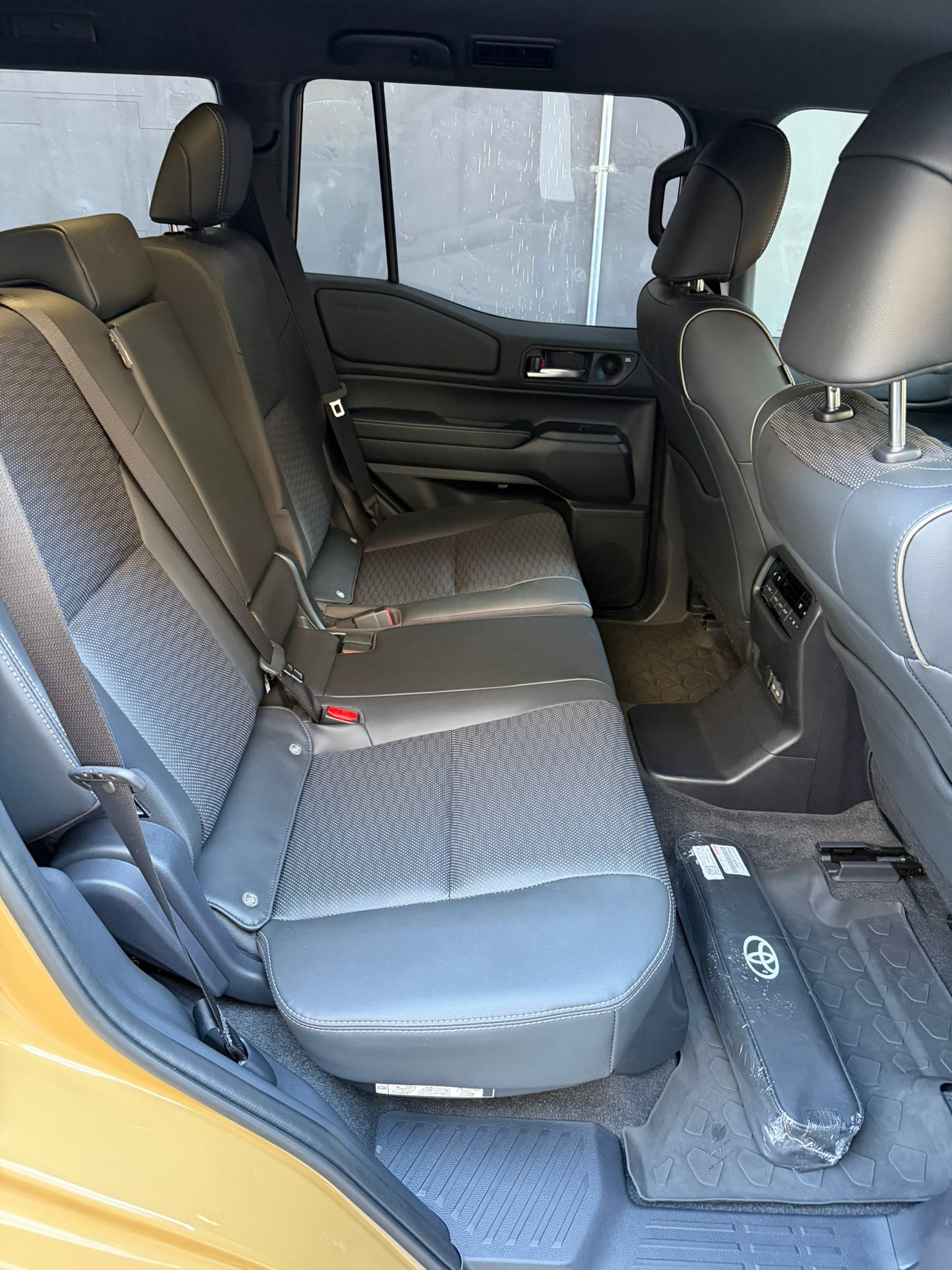 TOYOTA Land Cruiser 2.8TD First Edition-image-11
