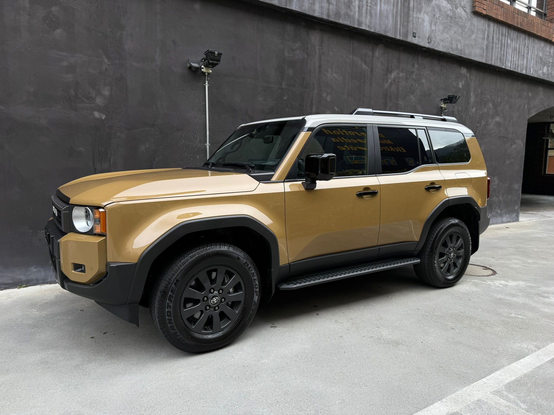 TOYOTA Land Cruiser 2.8TD First Edition-image-3