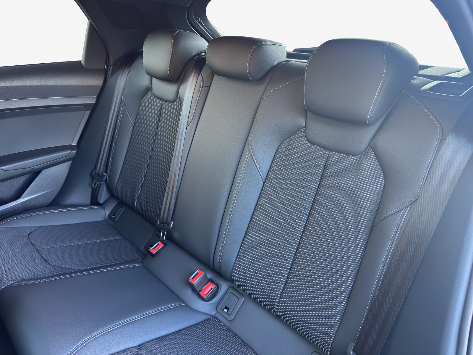 AUDI A1 Sportback 35 TFSI S Line S-tronic-image-11
