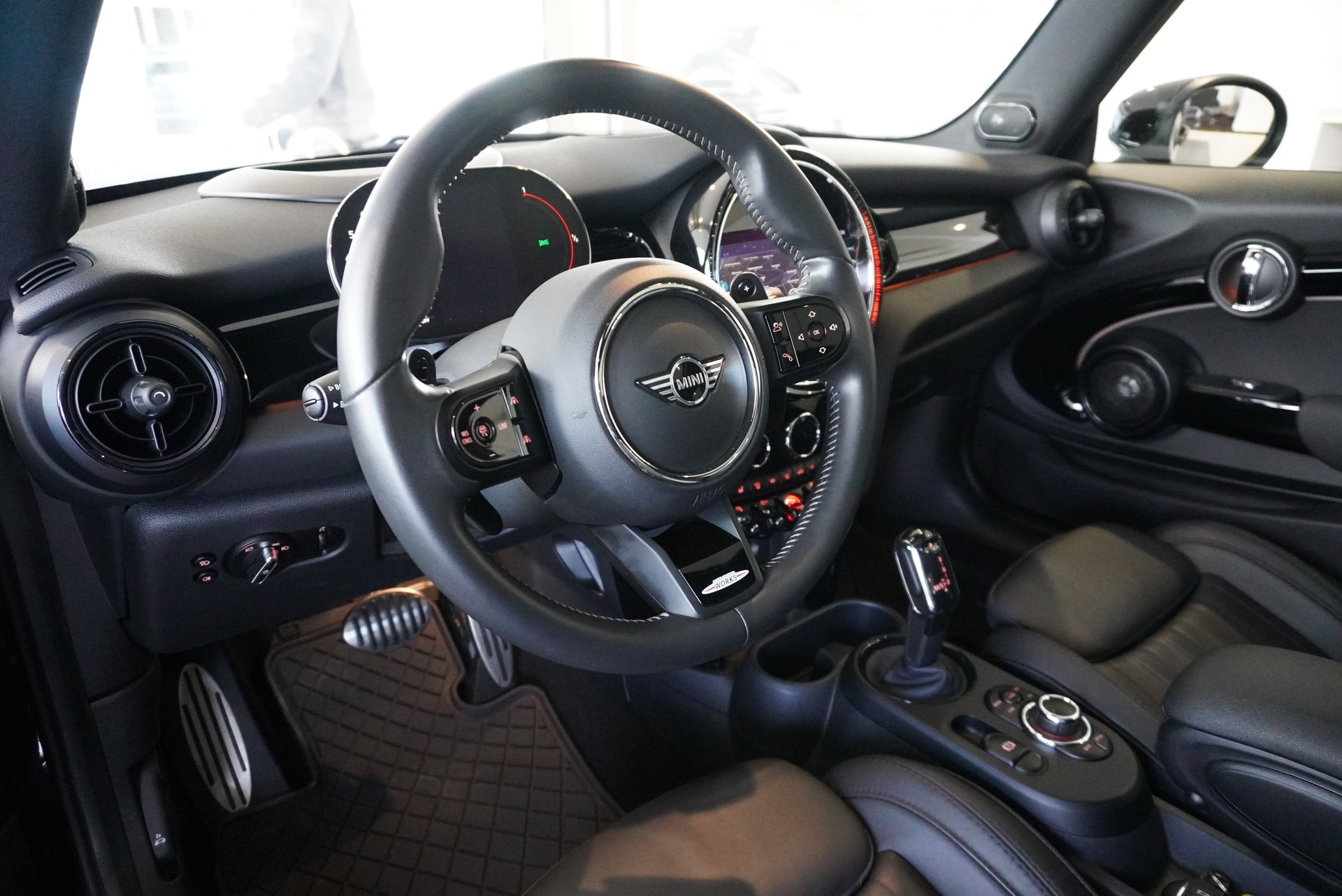 MINI Cooper John Cooper Works Steptronic-image-12