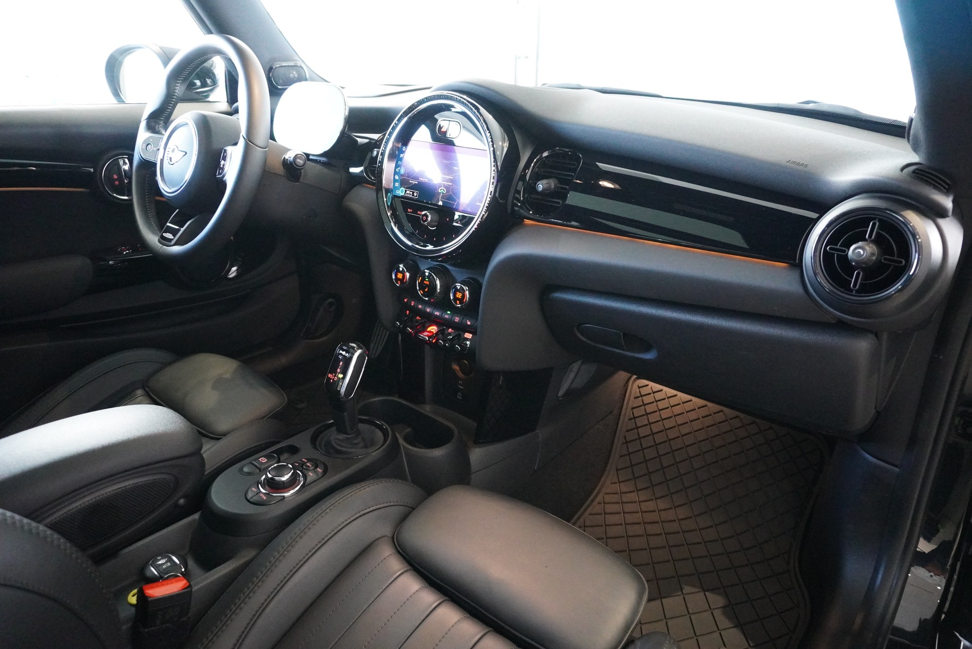 MINI Cooper John Cooper Works Steptronic-image-9