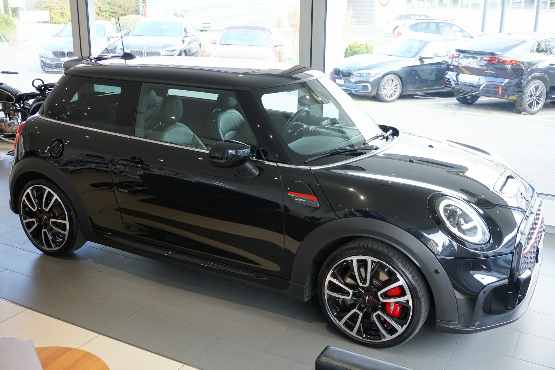 MINI Cooper John Cooper Works Steptronic-showroom-element-2