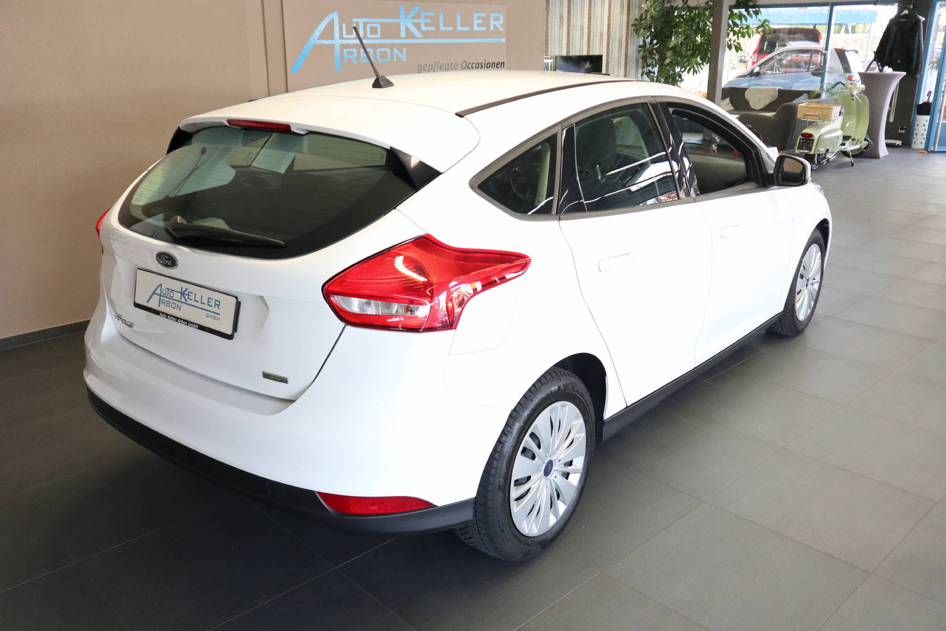 FORD Focus 1.0i EcoB Trend-image-5