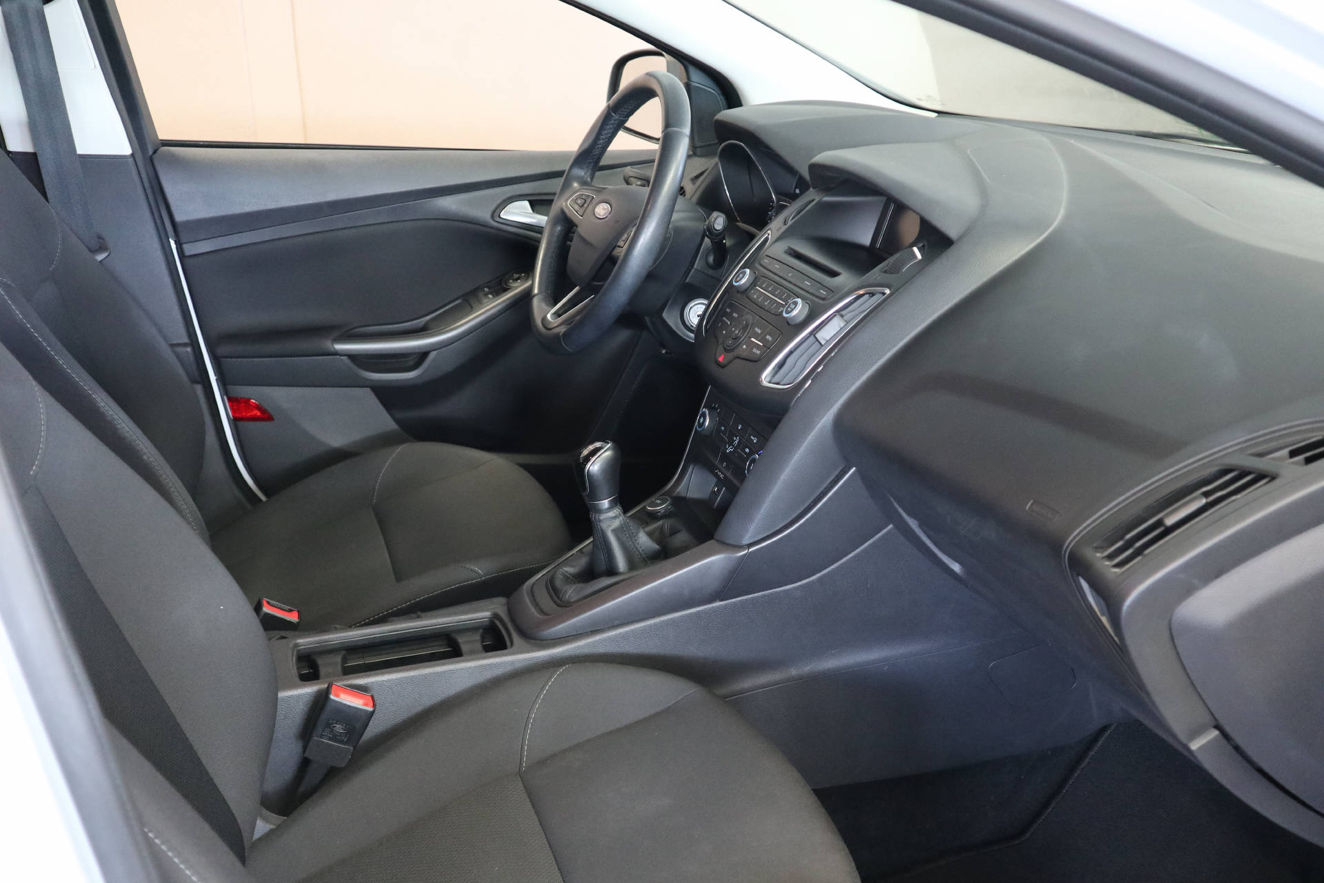 FORD Focus 1.0i EcoB Trend-image-6