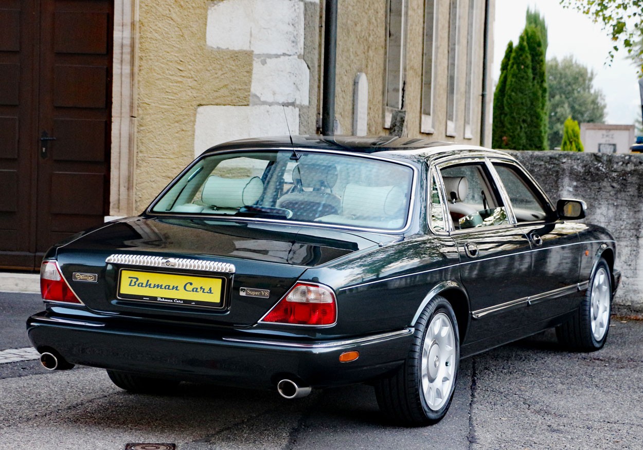 DAIMLER Super V8 4.0 S/C-showroom-element-3