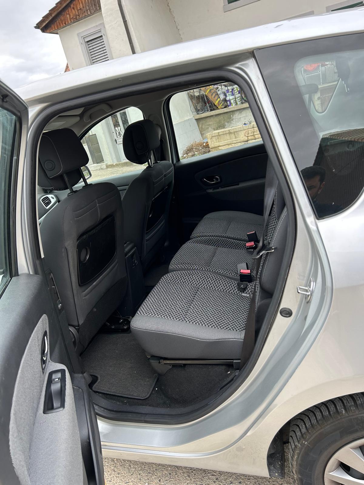 RENAULT Scénic 2.0 16V Dynamique X-Tronic CVT-image-5