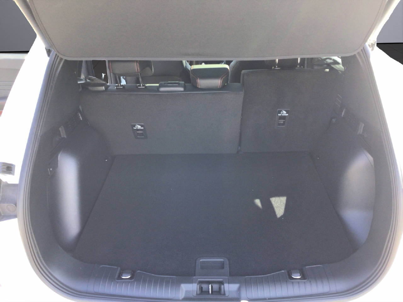 FORD Kuga 2.5 PHEV 242 PS ST-Line X-image-6