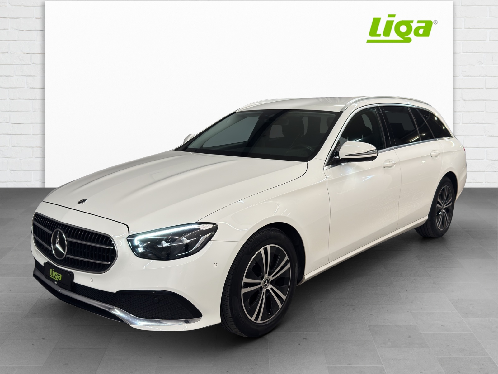 MERCEDES-BENZ E 220 d Swiss Star 4Matic T-image-1