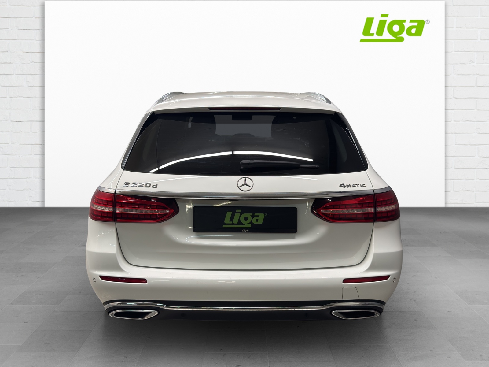 MERCEDES-BENZ E 220 d Swiss Star 4Matic T-image-4