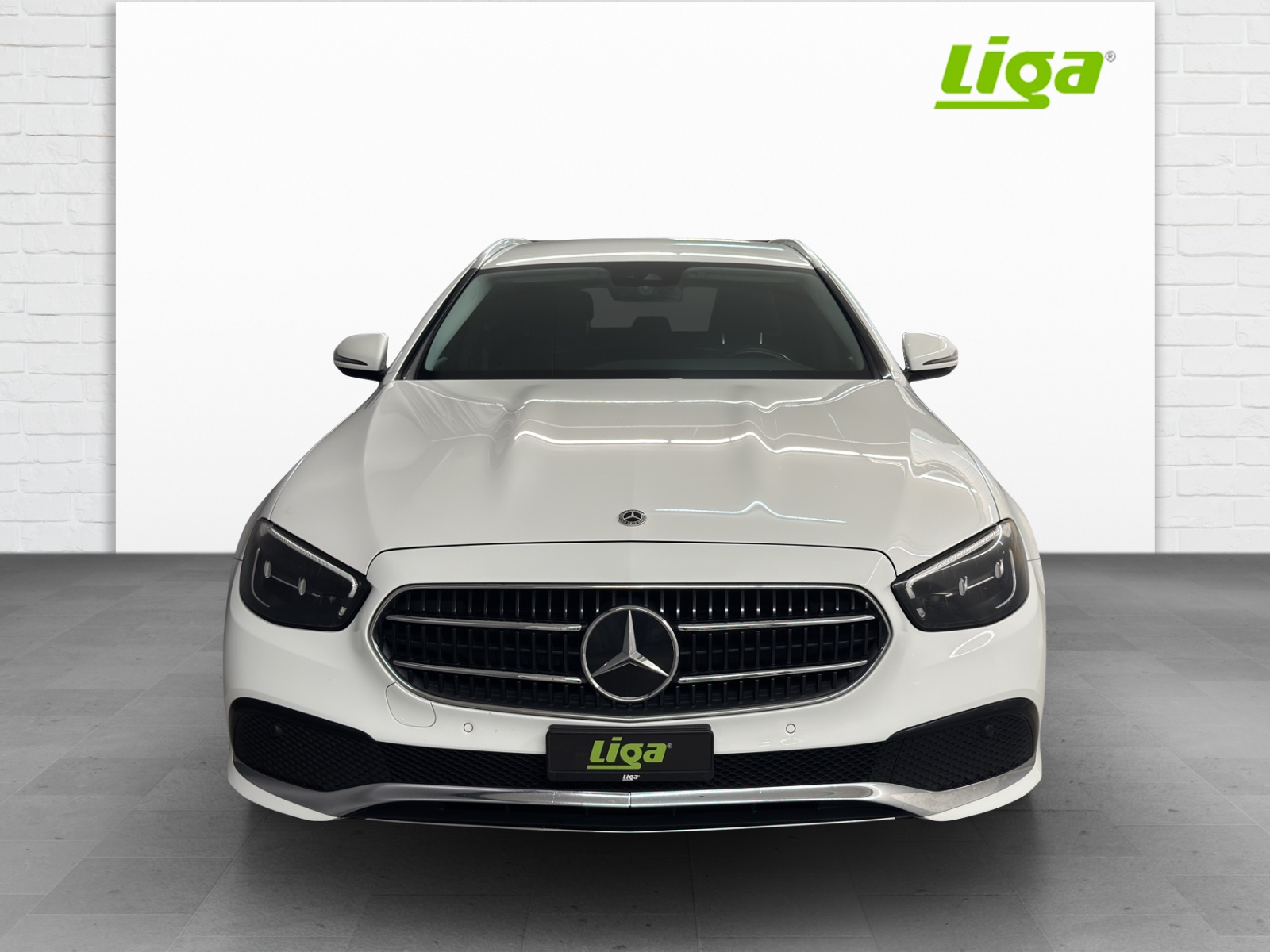 MERCEDES-BENZ E 220 d Swiss Star 4Matic T-image-2