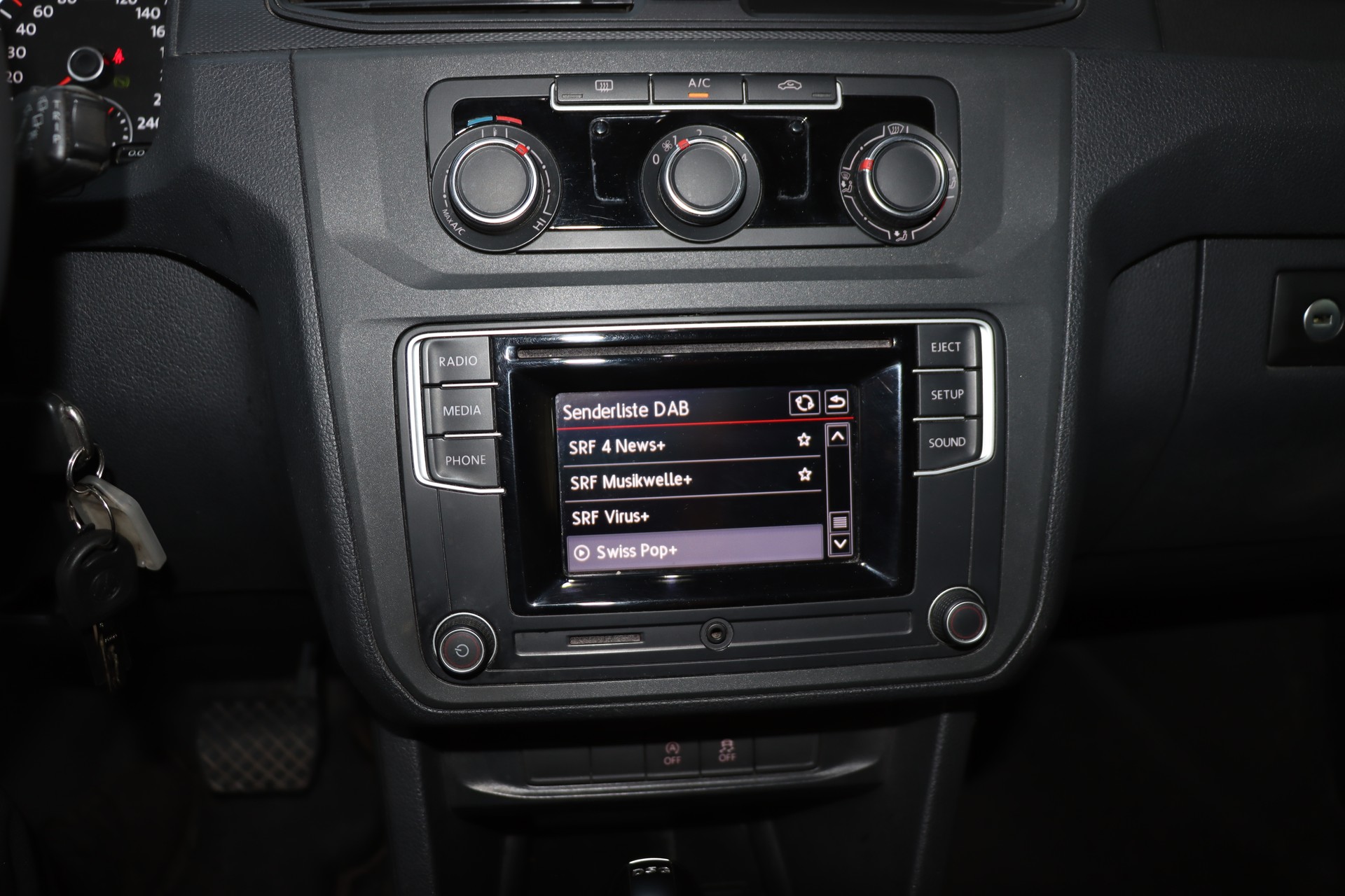 VW Caddy 2.0TDI 4Motion BlueMotion Technology DSG-image-14
