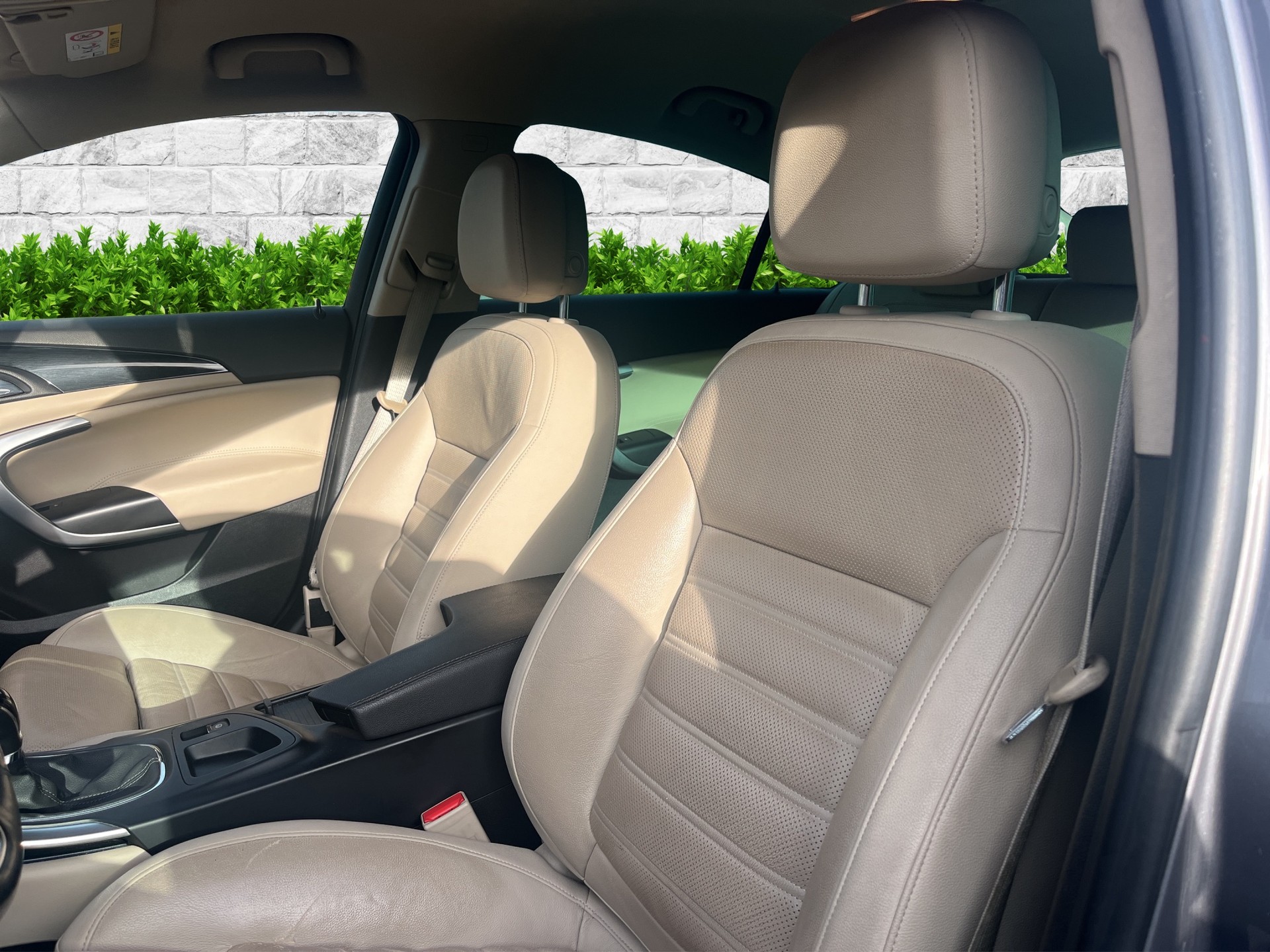 OPEL Insignia 1.6 Turbo Edition-image-9
