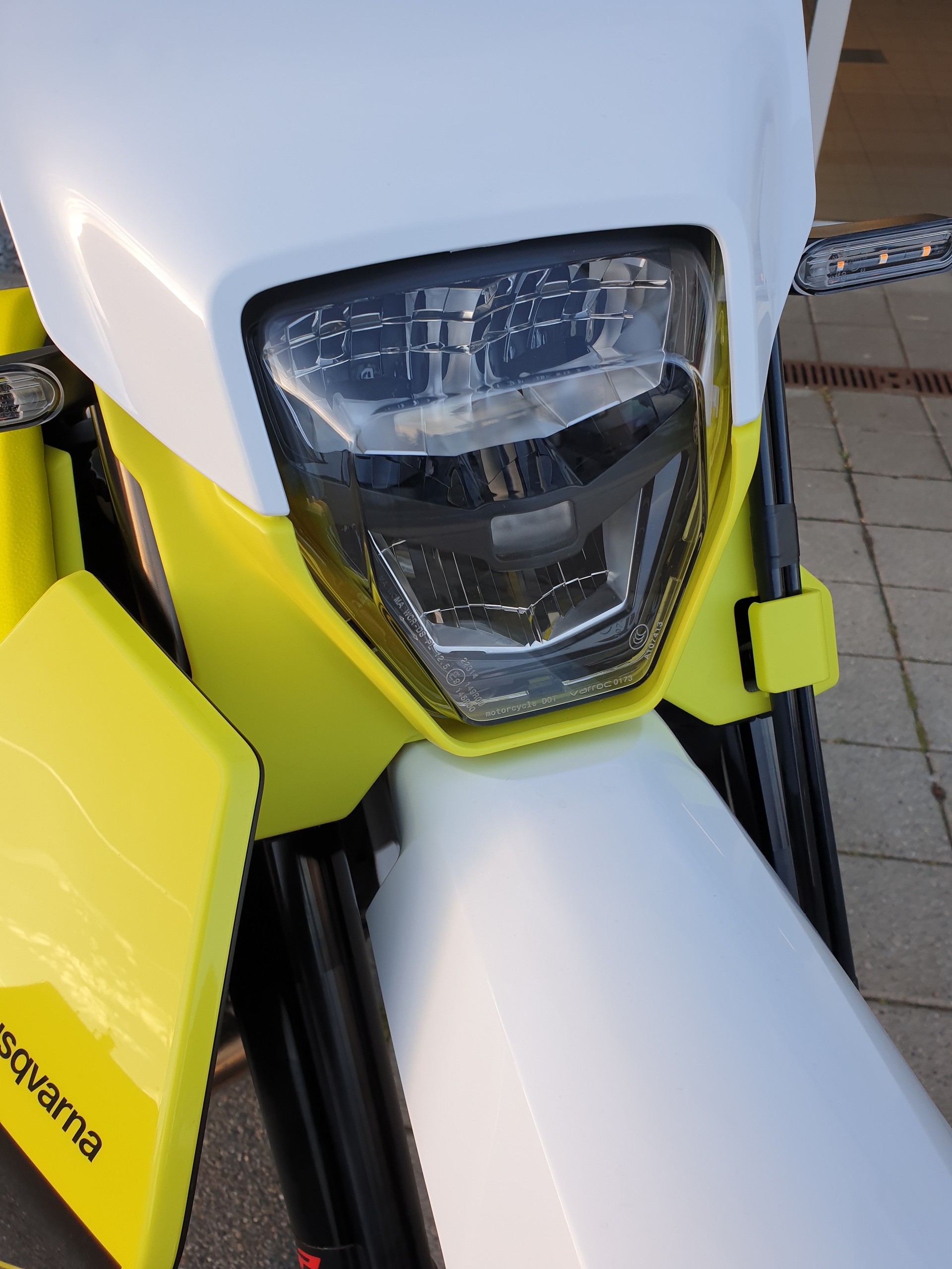 HUSQVARNA 701 Supermoto-image-2