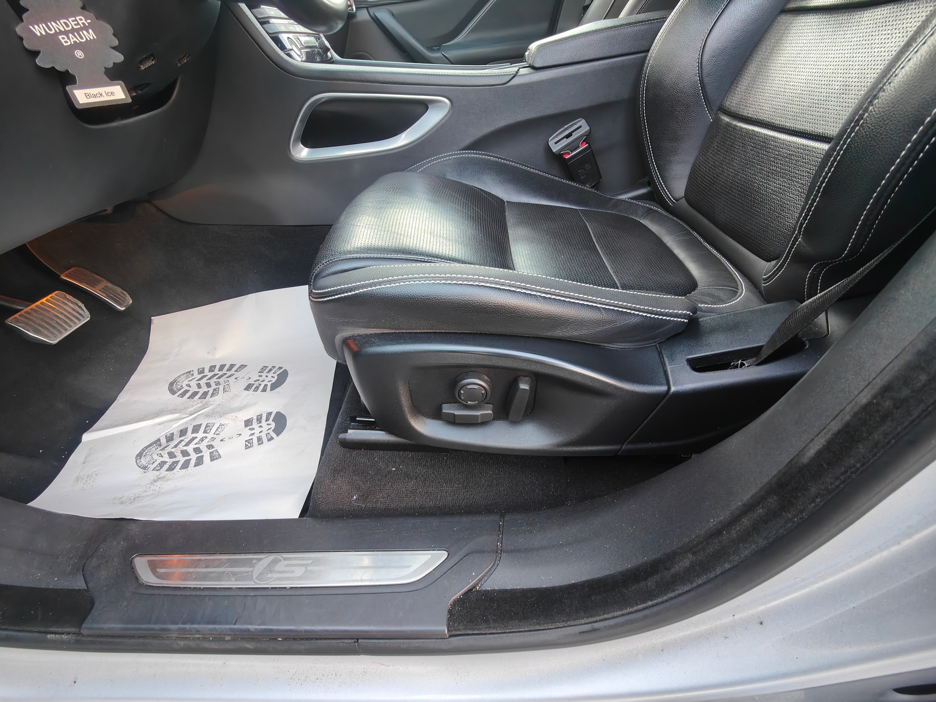 JAGUAR F-Pace 3.0 TD S AWD Automatik-image-12