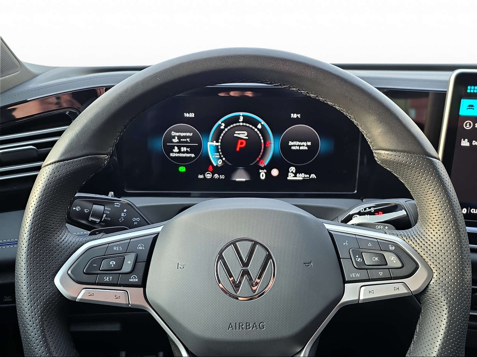 VW Tiguan 2.0 TDI SCR R-Line 4Motion DSG-image-4