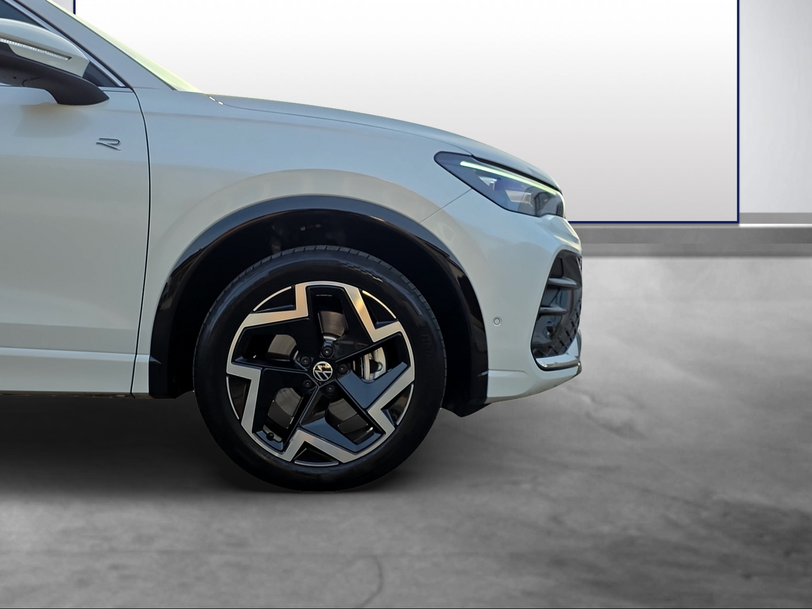 VW Tiguan 2.0 TDI SCR R-Line 4Motion DSG-image-14
