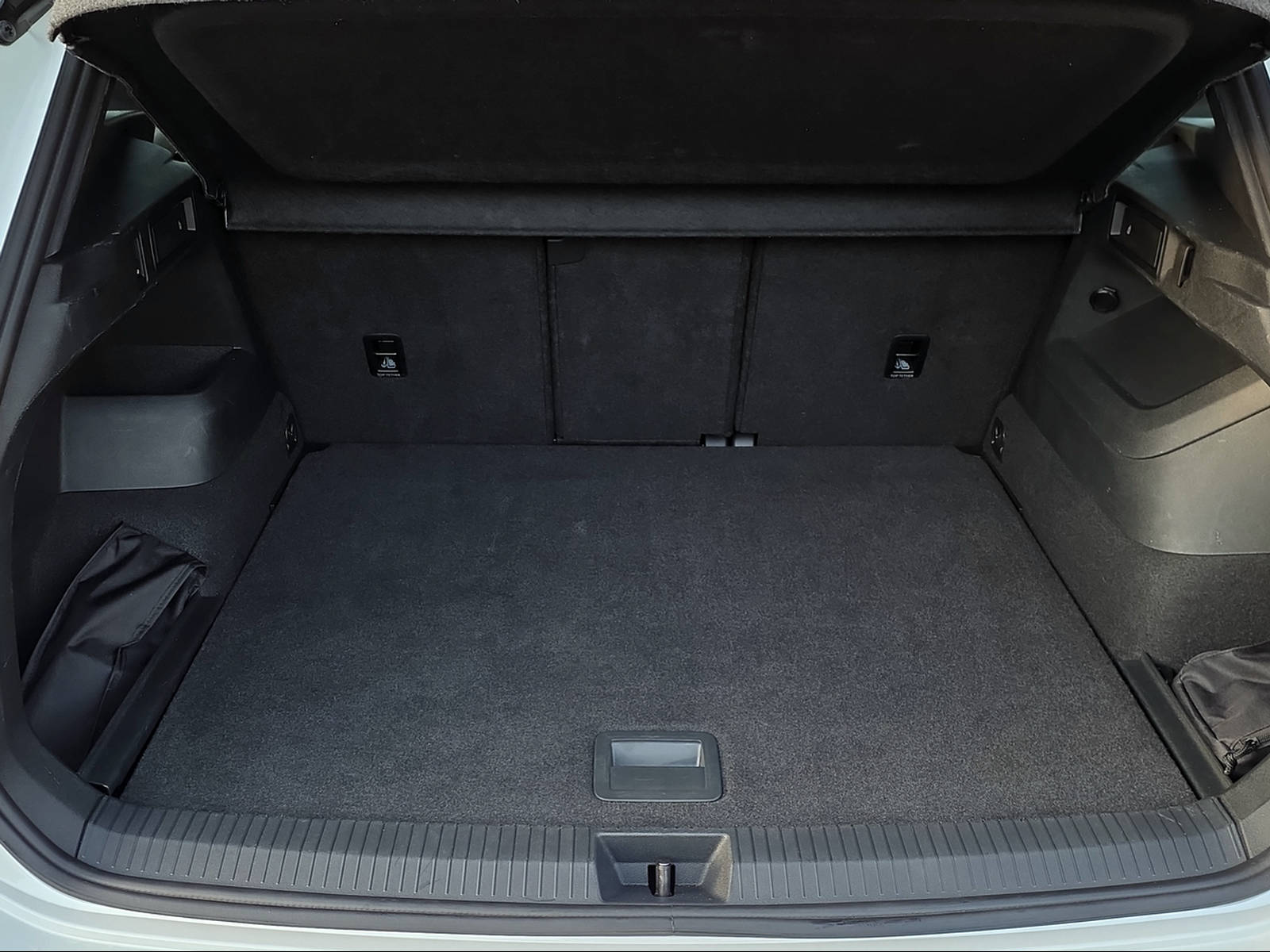 VW Tiguan 2.0 TDI SCR R-Line 4Motion DSG-image-11