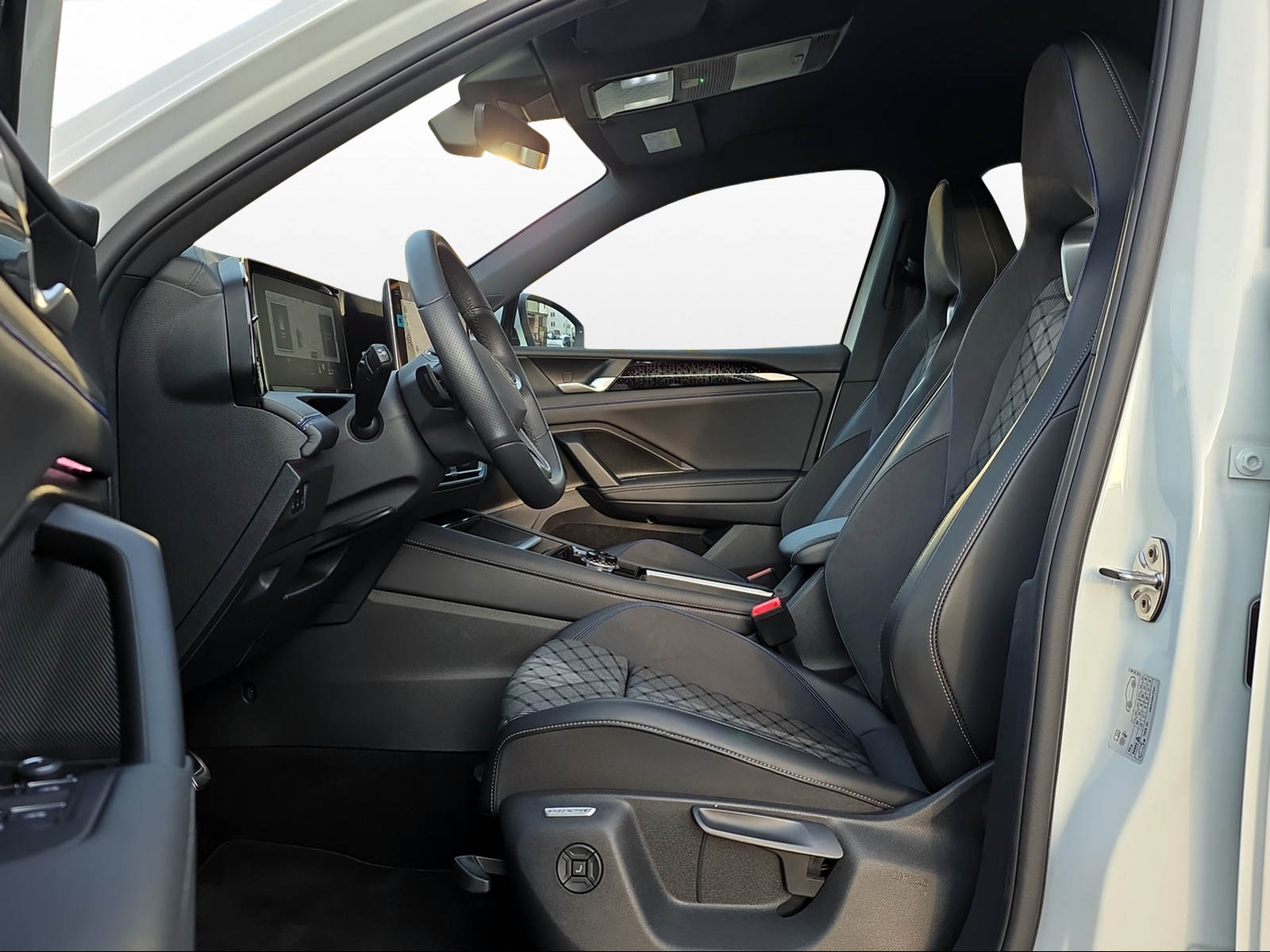 VW Tiguan 2.0 TDI SCR R-Line 4Motion DSG-image-6