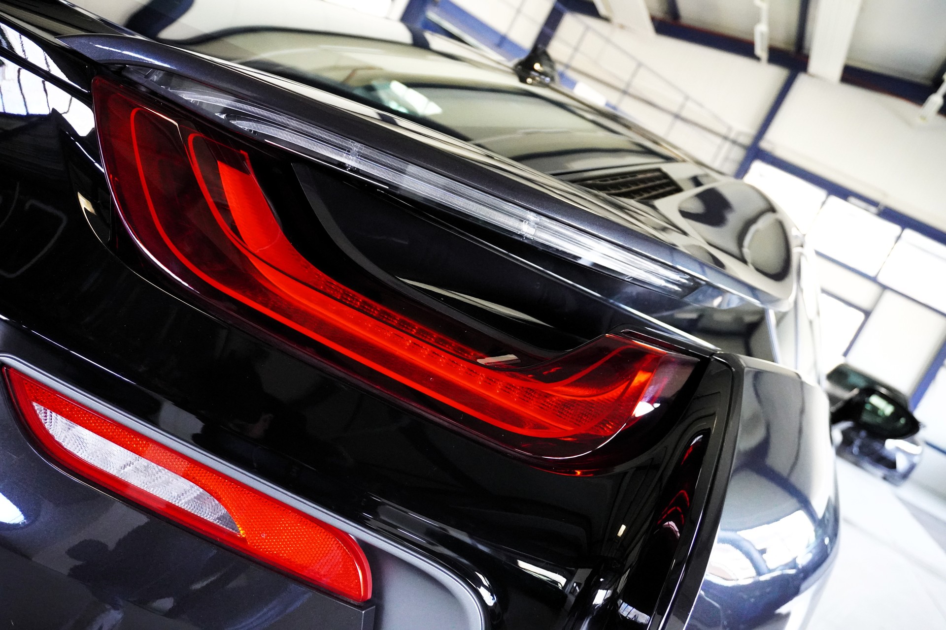 BMW i8 Coupé ///Exklusivpaket Pure Impulse///-image-7