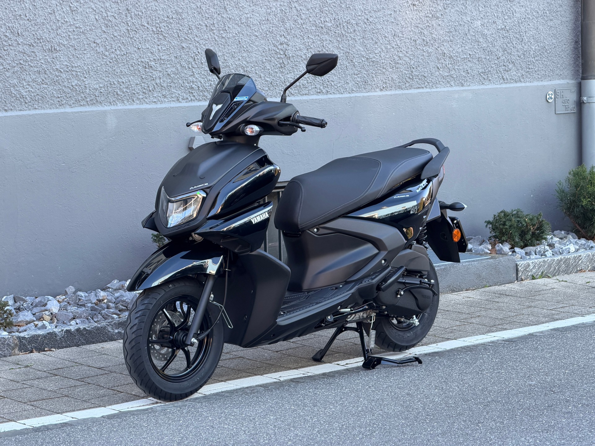 YAMAHA RayZR