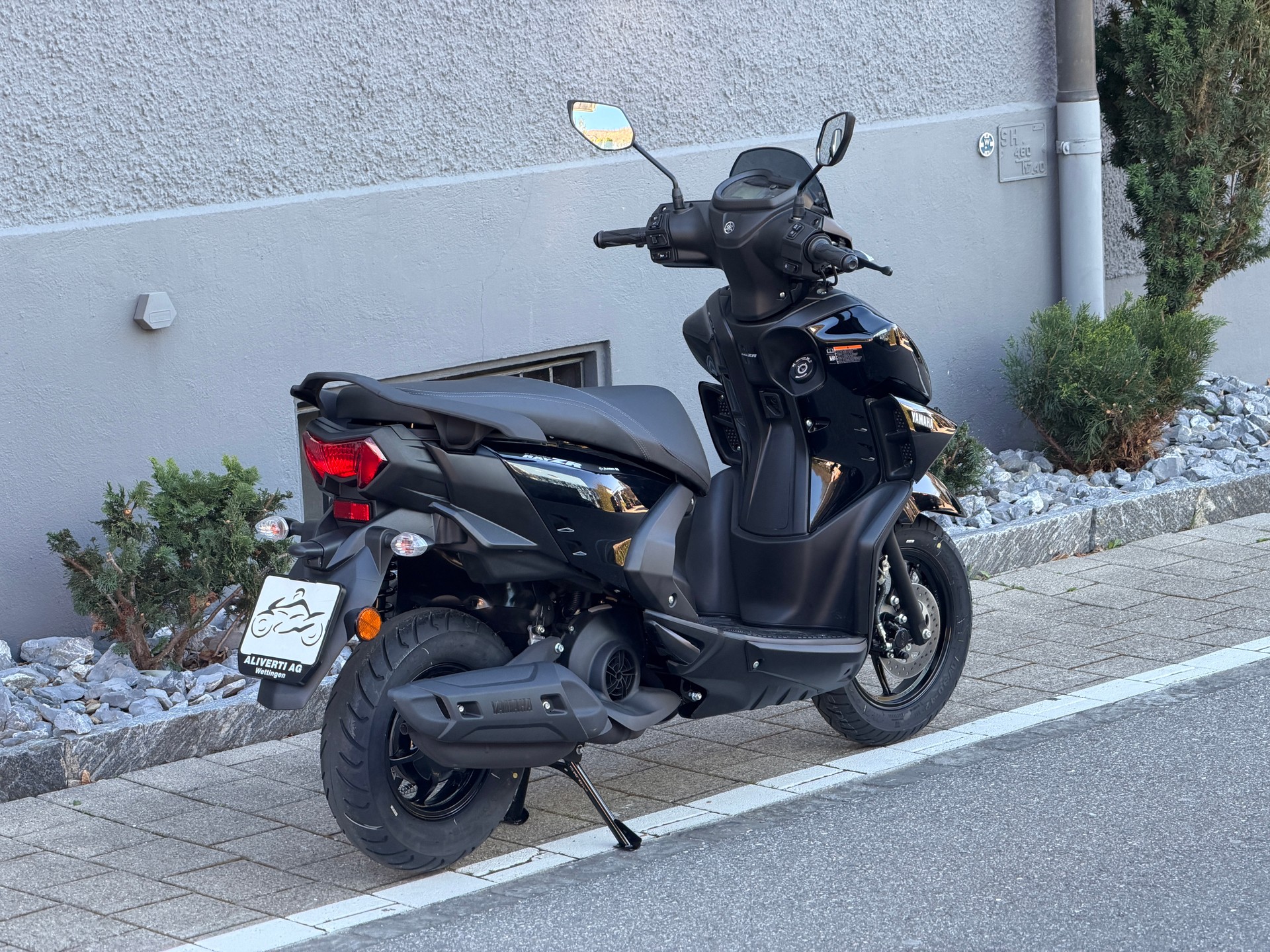 YAMAHA RayZR-image-15