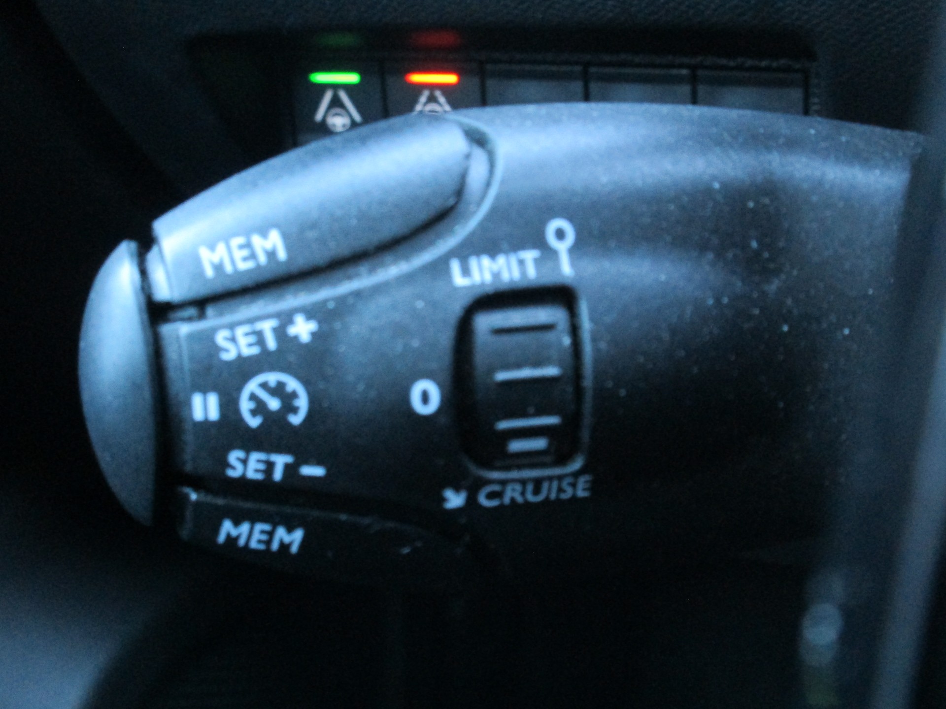 PEUGEOT 2008 1.2 PureTech GT EAT8-image-10