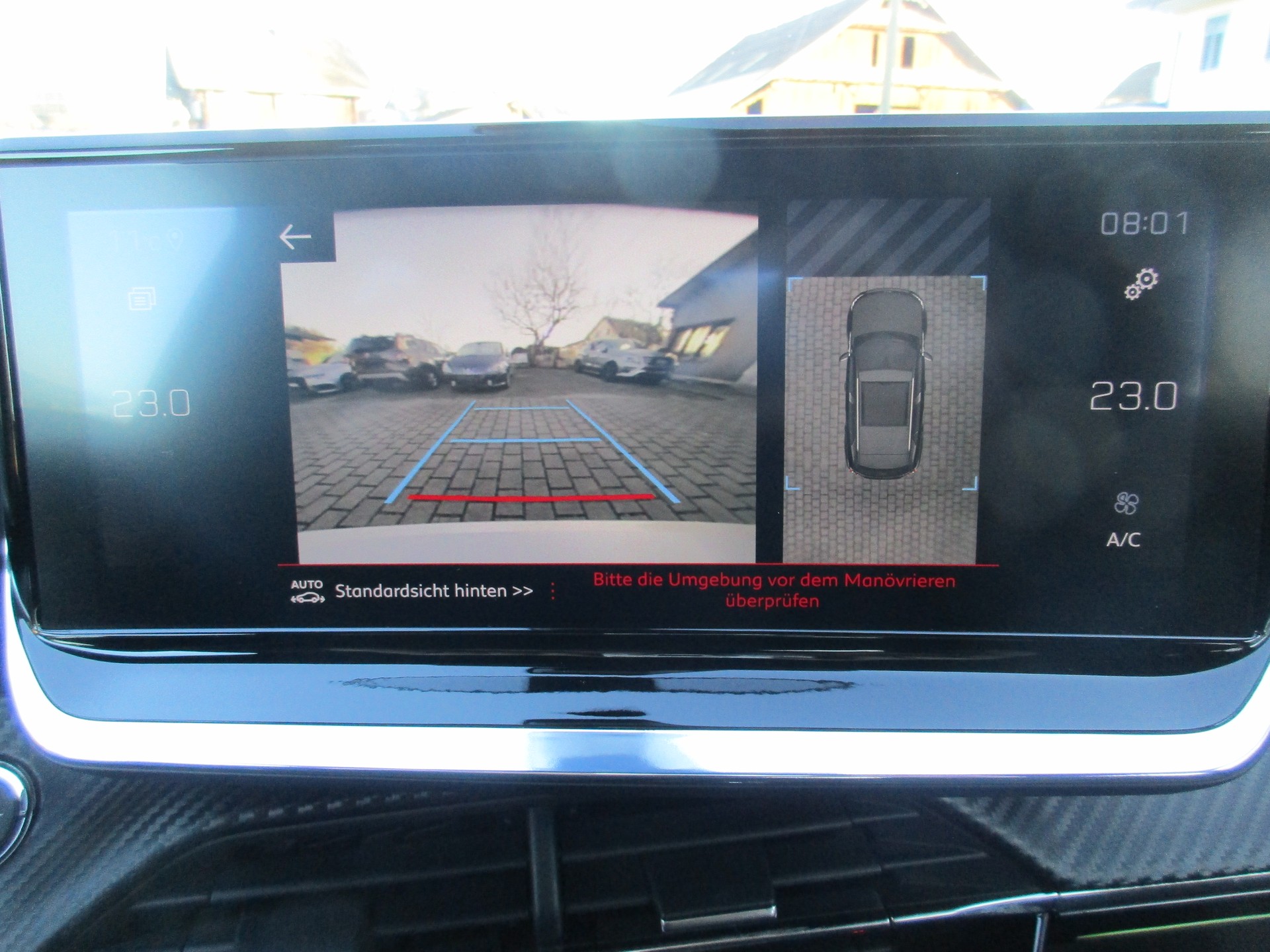 PEUGEOT 2008 1.2 PureTech GT EAT8-image-8