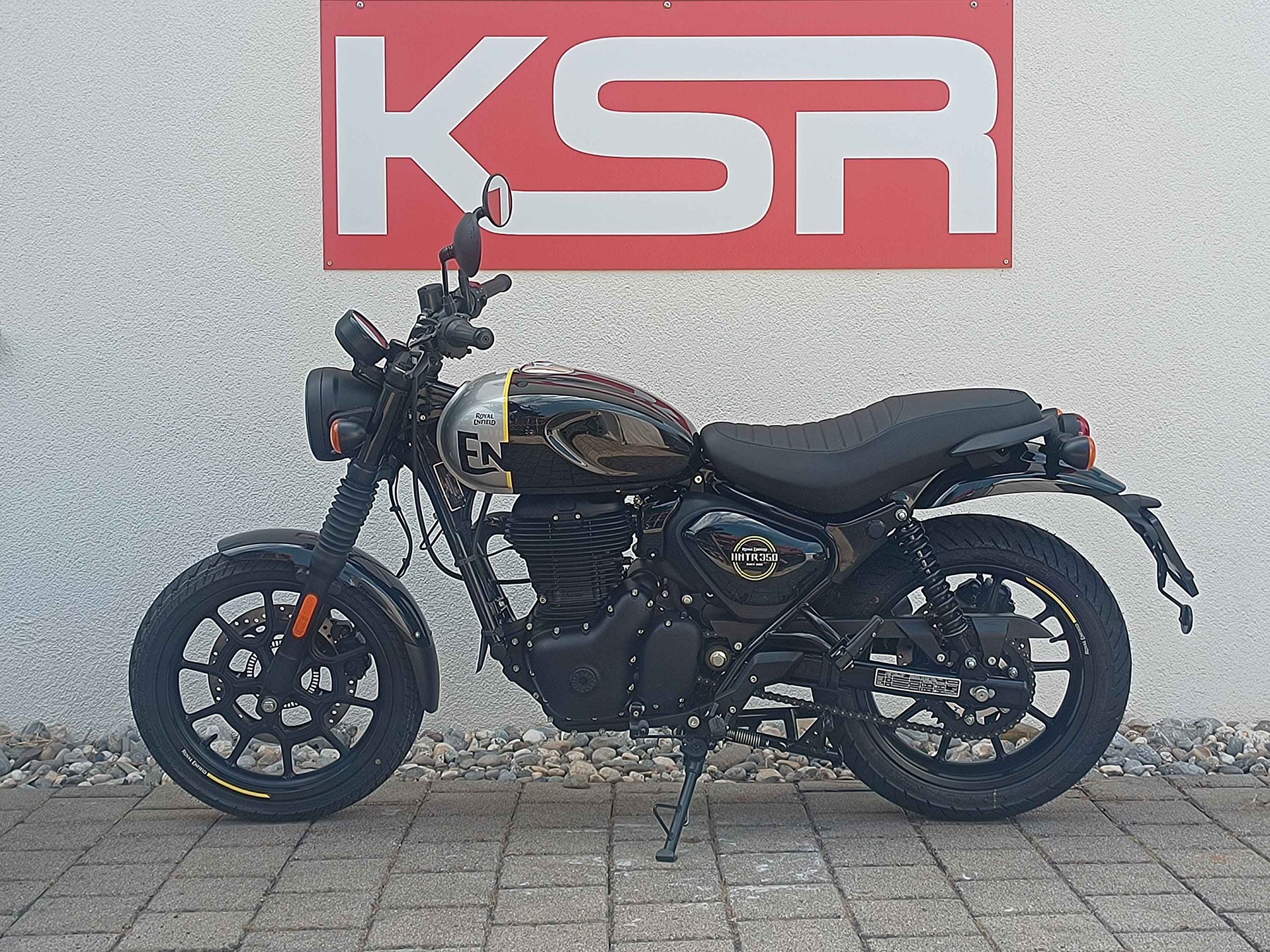 ROYAL ENFIELD Hntr 350 Rebel-showroom-element-1