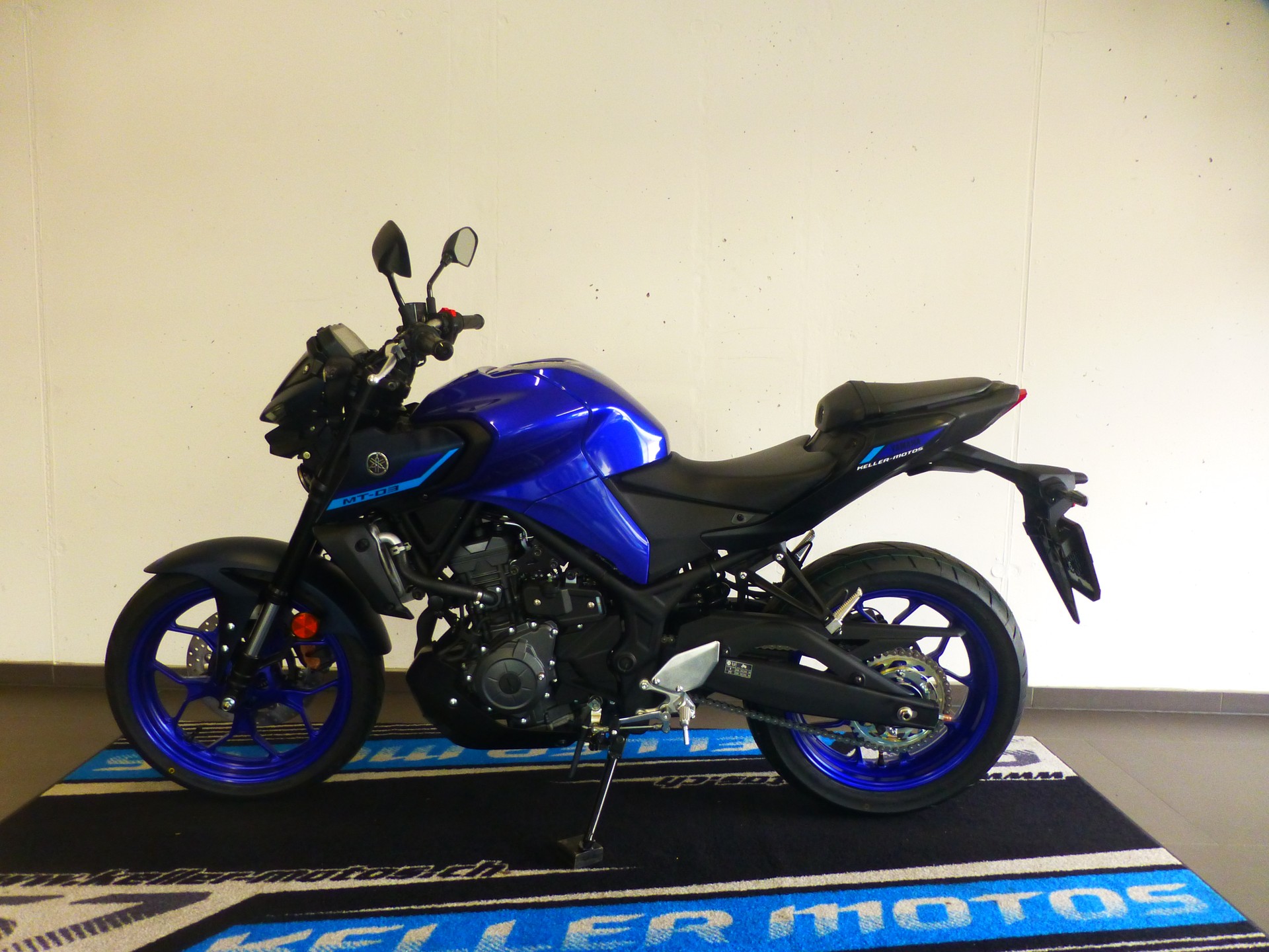 YAMAHA MT-03 ABS-showroom-element-2