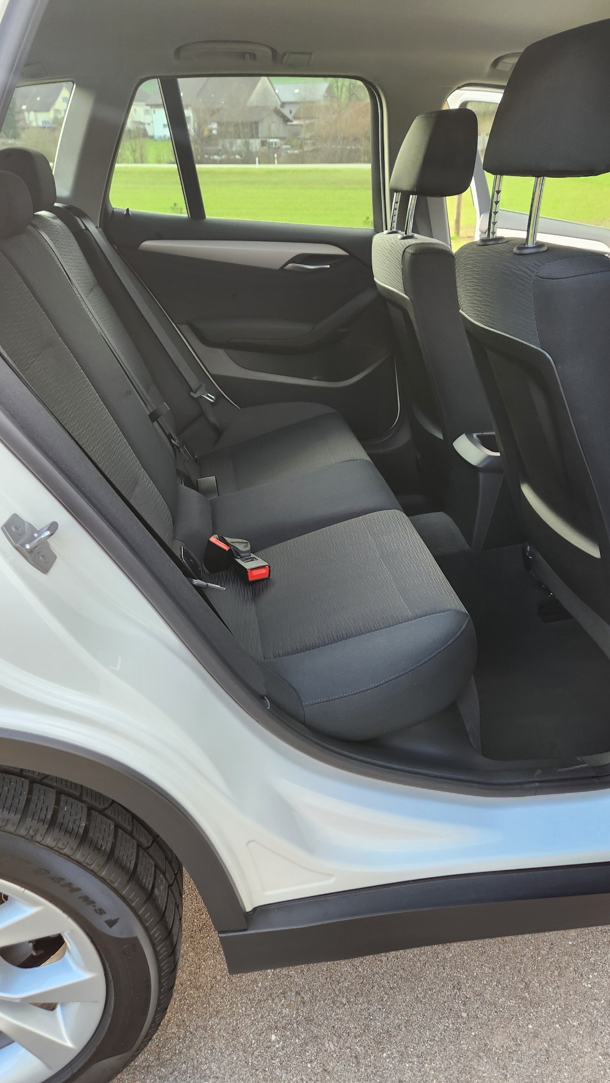 BMW X1 xDrive 20i Steptronic-image-14