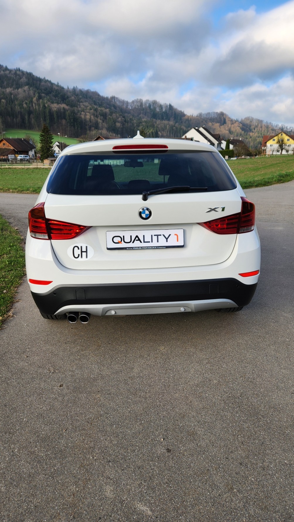 BMW X1 xDrive 20i Steptronic-image-5